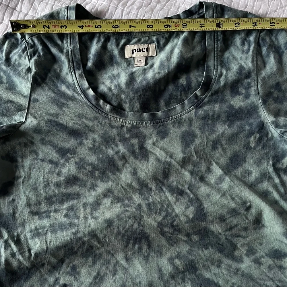 Pact Women's Short Sleeve Green Tie-Dye Tee organic cotton - Picture 2 of 5